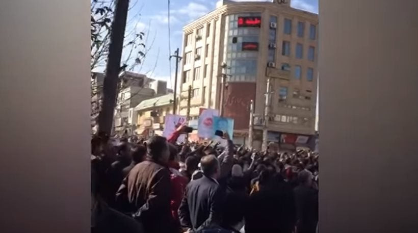 Ιράν: Η κυβέρνηση ζητάει από τους πολίτες να απέχουν από «παράνομες συγκεντρώσεις»